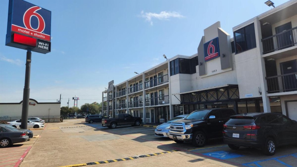 Motel 6 Houston, TX - Medical Center - NRG Stadium Image 6